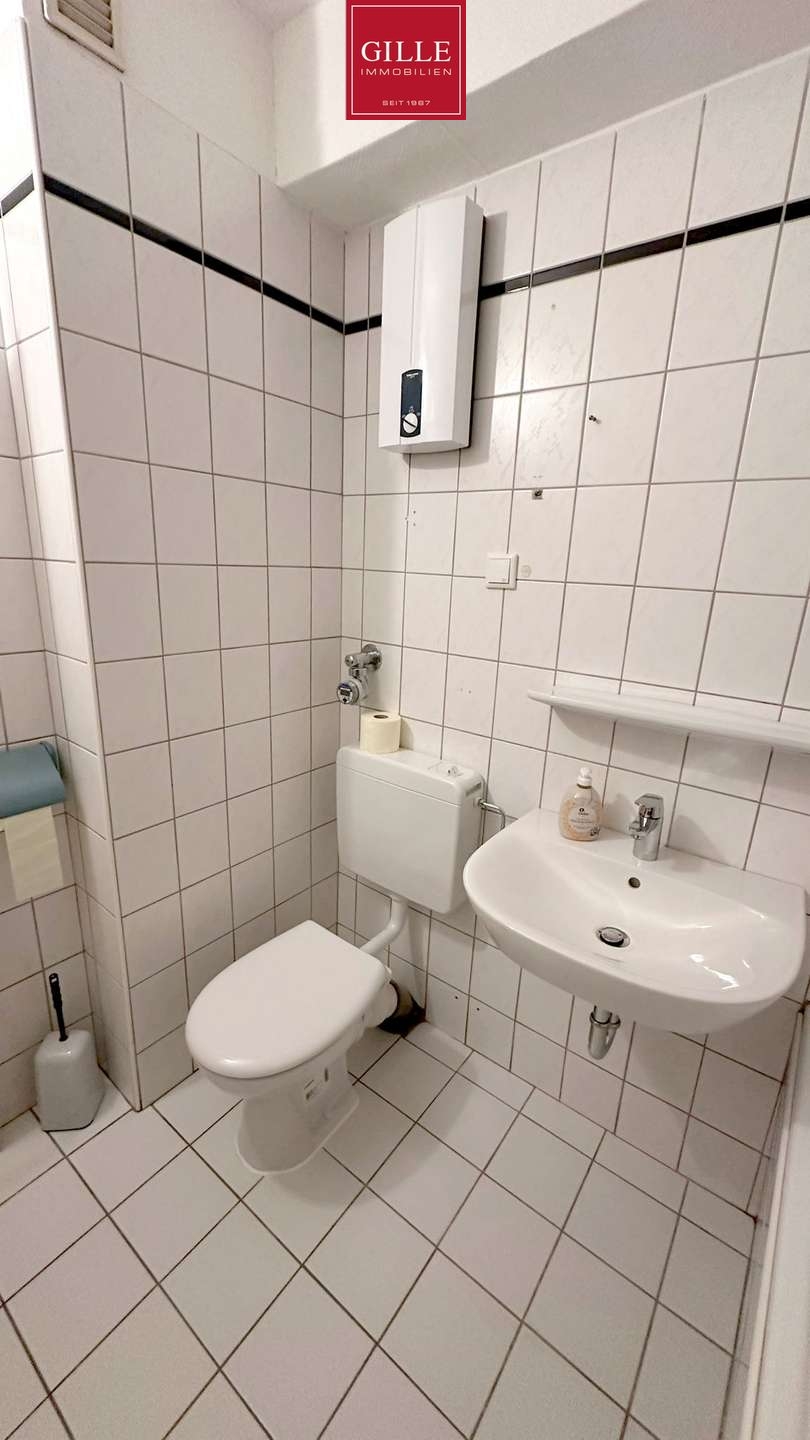 Ansicht 16 von: Neuss-Reuschenberg: Helle u. gepflegte 2-Zimmerwhg. mit Balkon, Wannenbad & Aufzug